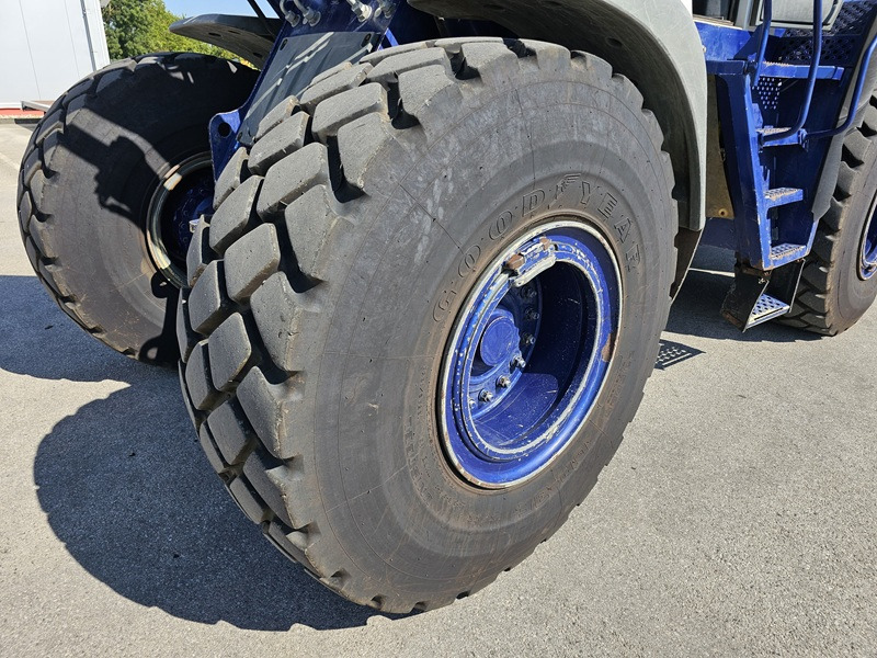 Колёсный погрузчик LIEBHERR L556: фото 27 Колёсный погрузчик LIEBHERR L556: фото 27