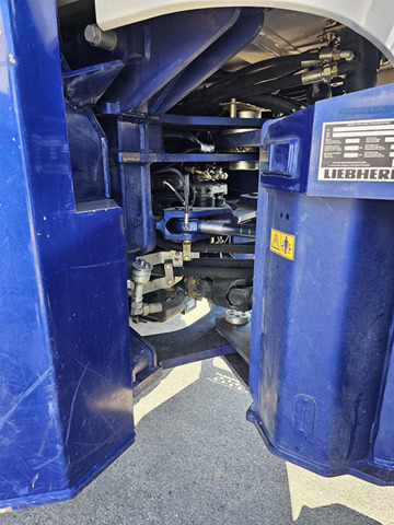 Колёсный погрузчик LIEBHERR L556: фото 15 Колёсный погрузчик LIEBHERR L556: фото 15