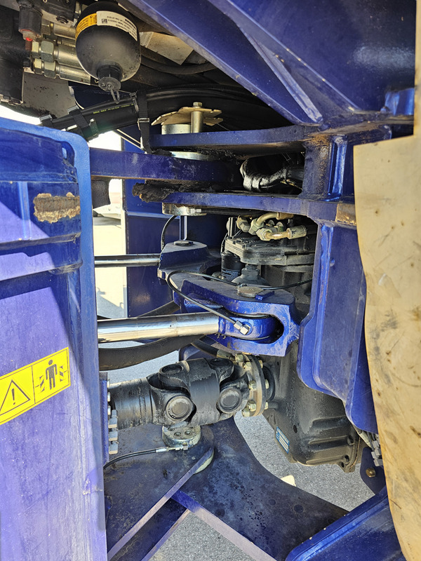 Колёсный погрузчик LIEBHERR L556: фото 16 Колёсный погрузчик LIEBHERR L556: фото 16