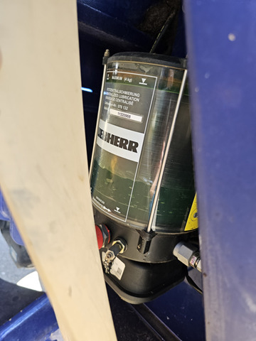 Колёсный погрузчик LIEBHERR L556: фото 22 Колёсный погрузчик LIEBHERR L556: фото 22