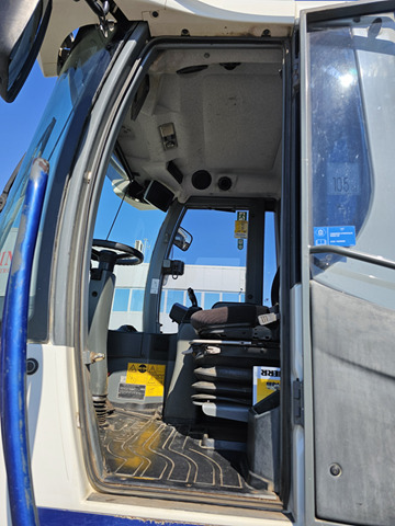 Колёсный погрузчик LIEBHERR L556: фото 9 Колёсный погрузчик LIEBHERR L556: фото 9