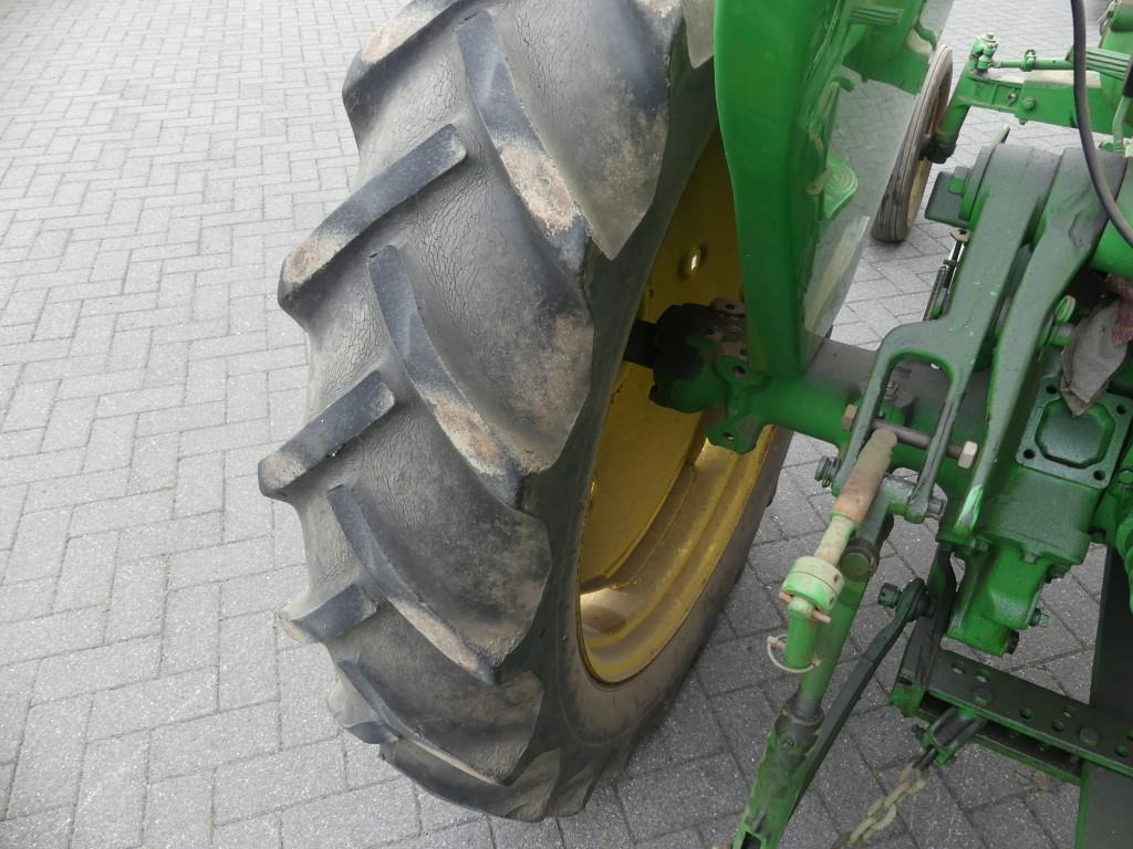 Трактор John-Deere 40: фото 7