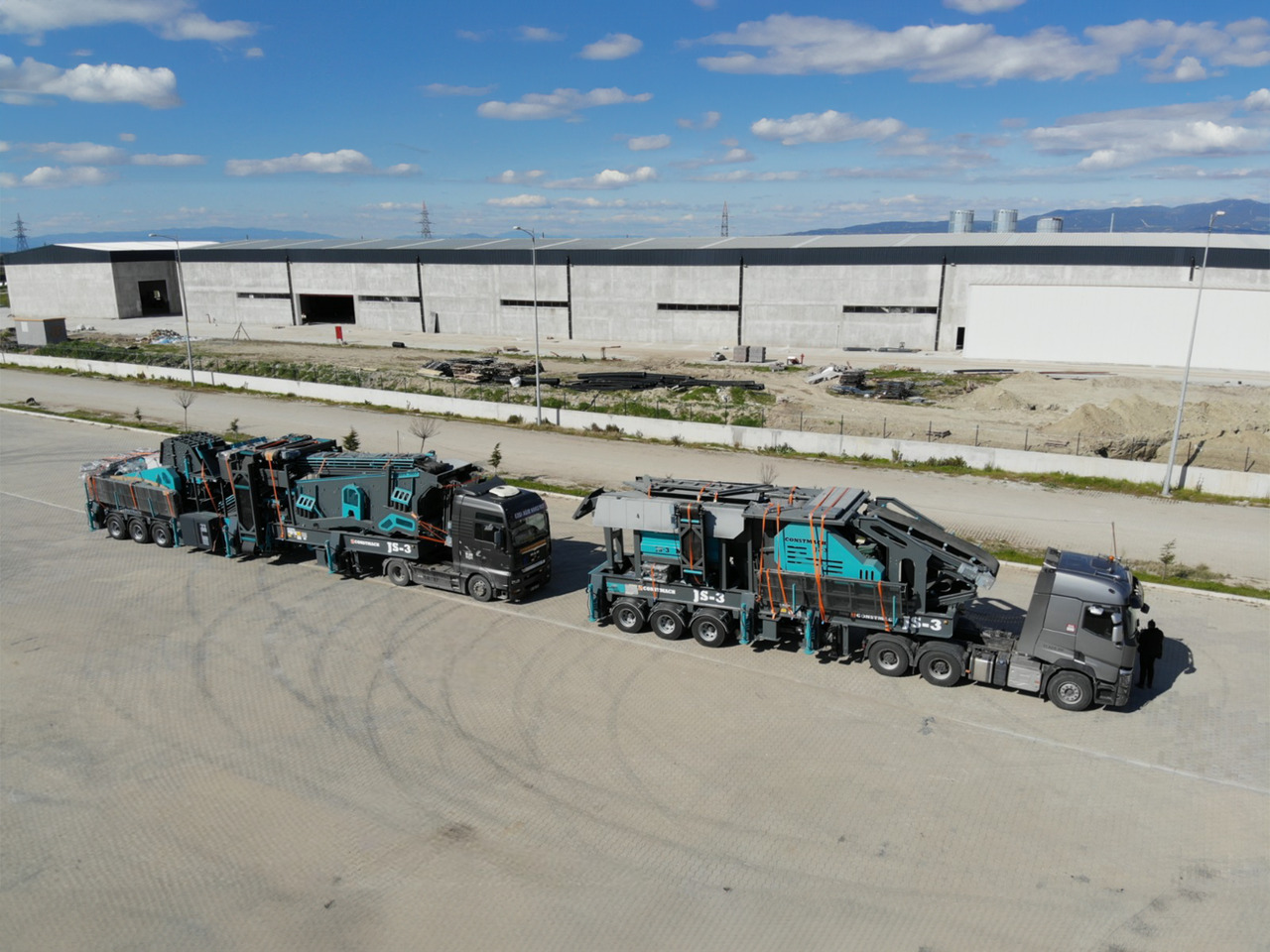 Constmach Mobile Stone Crushing Plant With Capacity Of 300 Tons - Мобильная дробилка: фото 1 Constmach Mobile Stone Crushing Plant With Capacity Of 300 Tons - Мобильная дробилка: фото 1