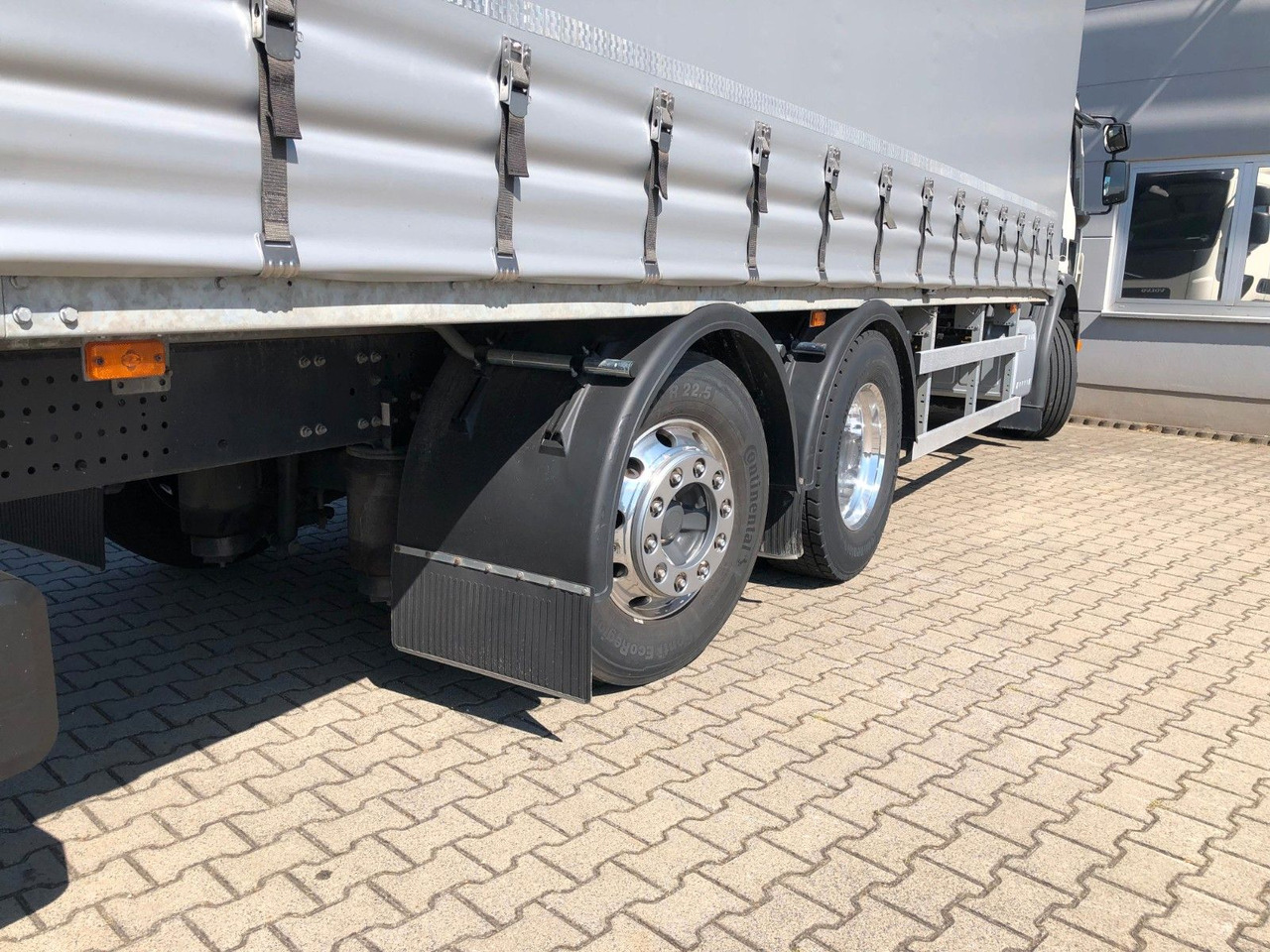 Volvo FE 350 6x2 Lenkachse*ALU*LBW*EDSCHA - Тентованный грузовик: фото 4 Volvo FE 350 6x2 Lenkachse*ALU*LBW*EDSCHA - Тентованный грузовик: фото 4