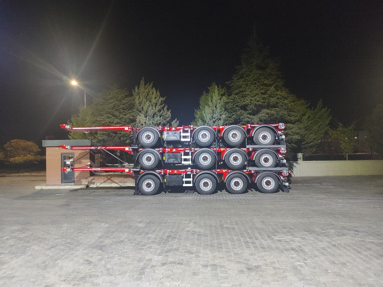 Özgül 4 AXLE HIGH CUBE CONTAINER CARRIER - Полуприцеп-контейнеровоз/ Сменный кузов: фото 2 Özgül 4 AXLE HIGH CUBE CONTAINER CARRIER - Полуприцеп-контейнеровоз/ Сменный кузов: фото 2