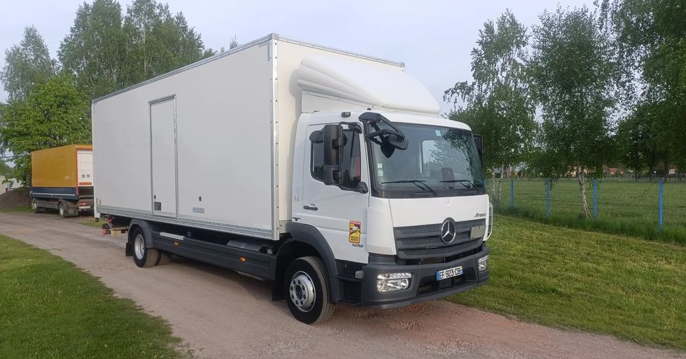 Mercedes-Benz Atego 1218 - Грузовик с закрытым кузовом: фото 2 Mercedes-Benz Atego 1218 - Грузовик с закрытым кузовом: фото 2