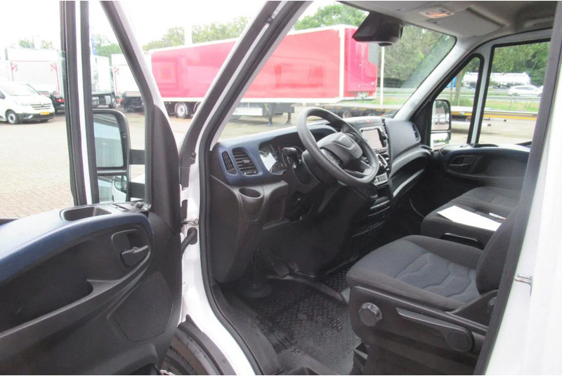 Iveco Daily 35C16 Bak+Klep Automaat Laadklep Airco Camera - Фургон с закрытым кузовом: фото 5 Iveco Daily 35C16 Bak+Klep Automaat Laadklep Airco Camera - Фургон с закрытым кузовом: фото 5