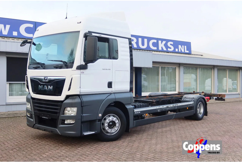 MAN TGX 18 .340 4x2 Full air Chassis, twist locks - Грузовик-шасси: фото 1 MAN TGX 18 .340 4x2 Full air Chassis, twist locks - Грузовик-шасси: фото 1
