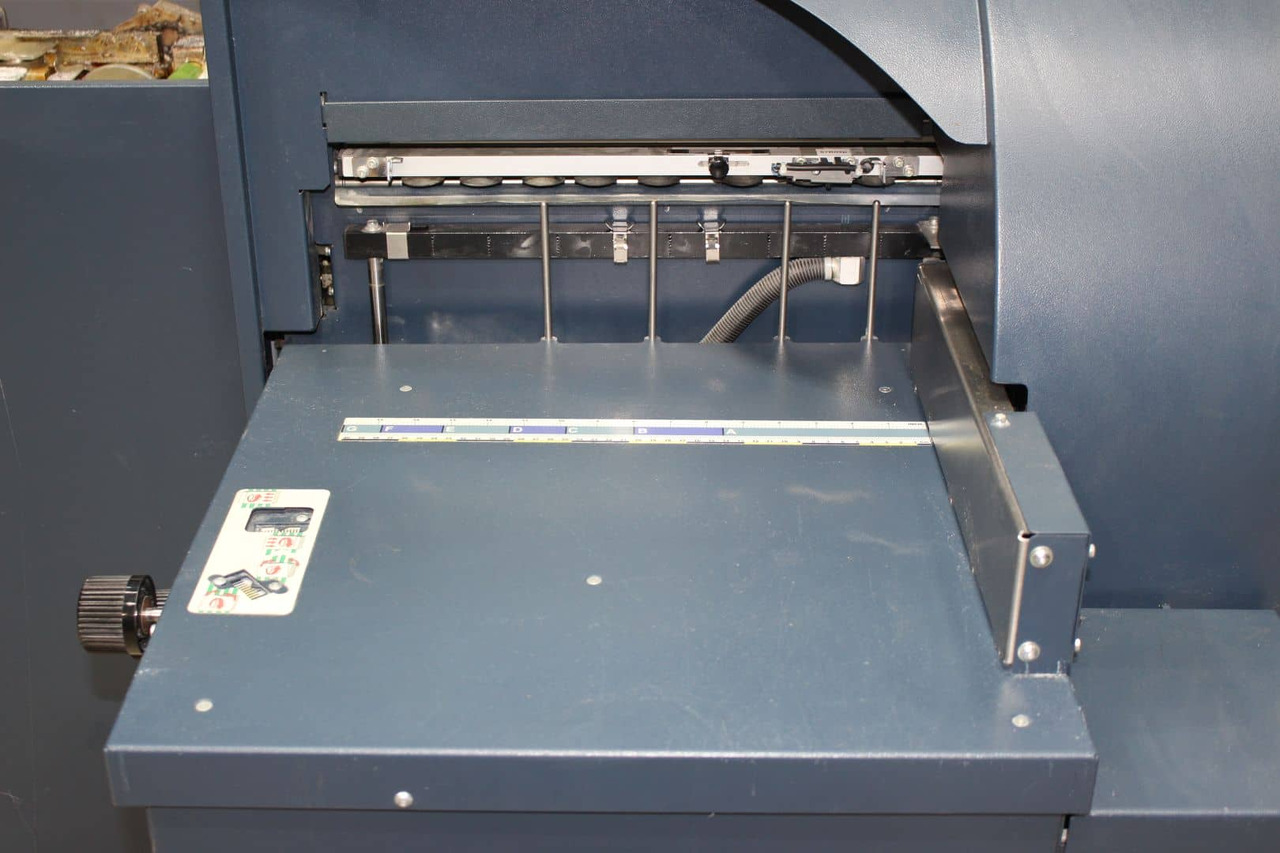 Переплетная машина CP Bourg BB-3002 EVA: фото 5 Переплетная машина CP Bourg BB-3002 EVA: фото 5