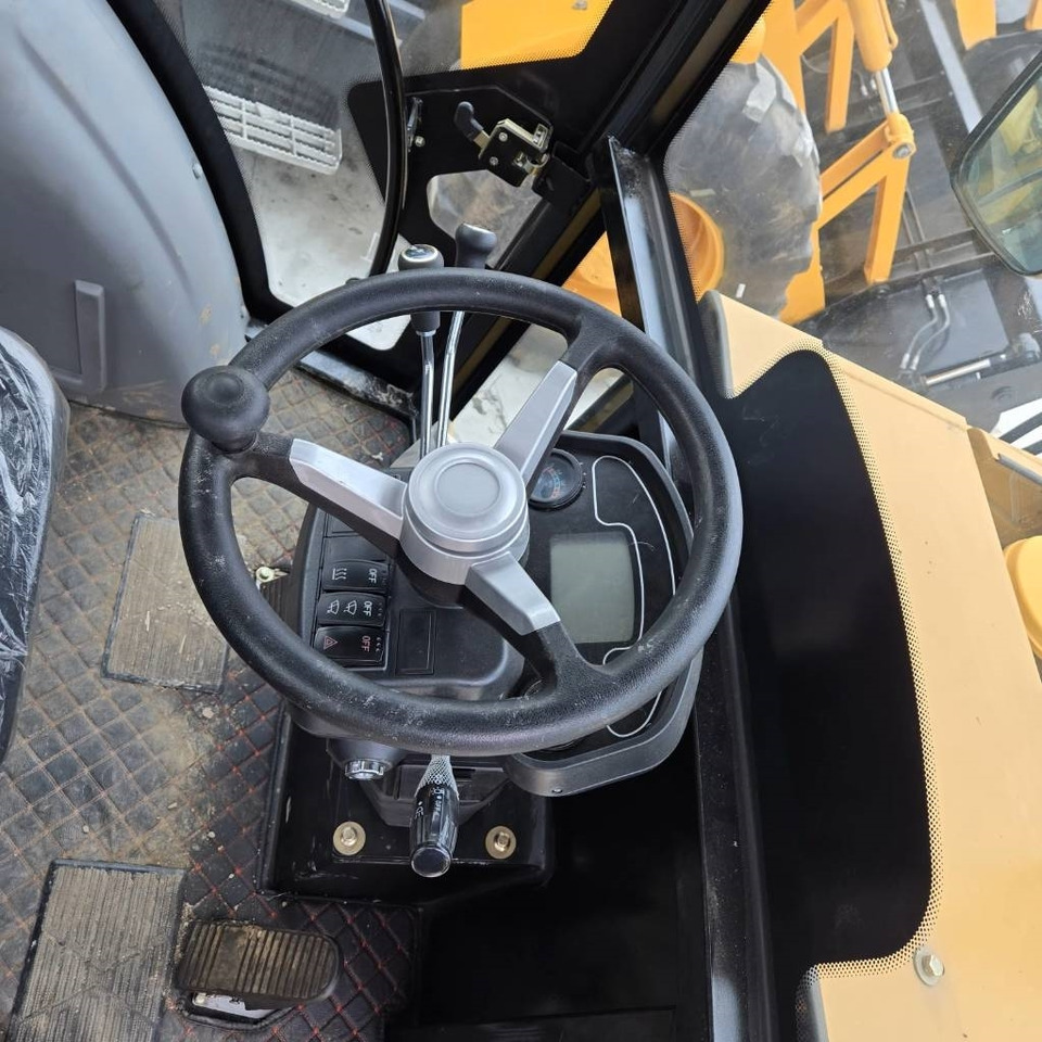 CAT 420F - Экскаватор-погрузчик: фото 3 CAT 420F - Экскаватор-погрузчик: фото 3