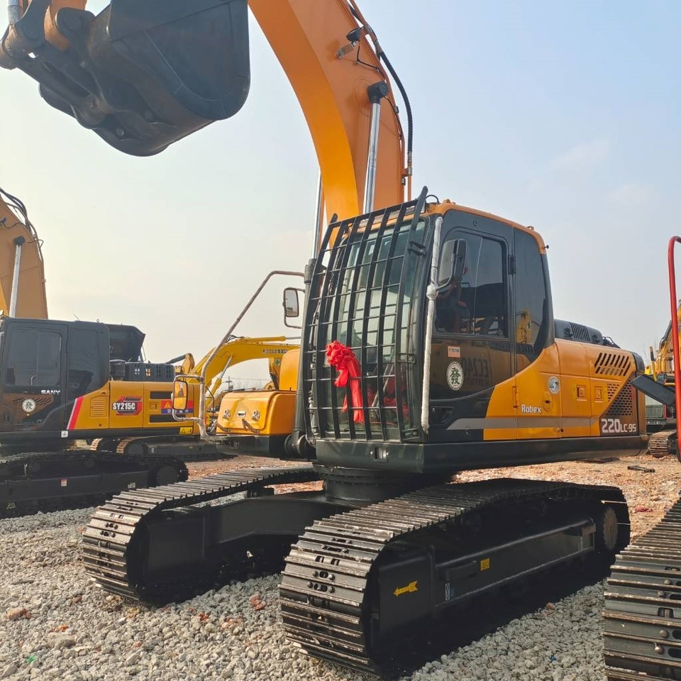 Hyundai R220LC-9S - Гусеничный экскаватор: фото 2 Hyundai R220LC-9S - Гусеничный экскаватор: фото 2