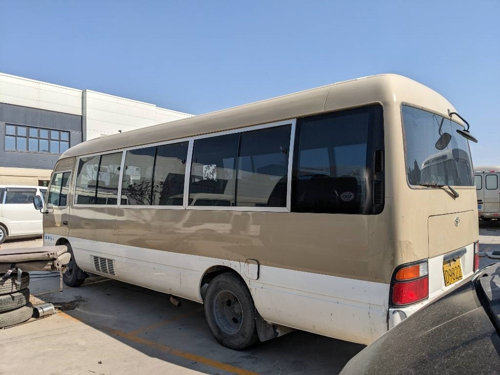 Toyota Coaster Bus - Микроавтобус, Пассажирский фургон: фото 4 Toyota Coaster Bus - Микроавтобус, Пассажирский фургон: фото 4