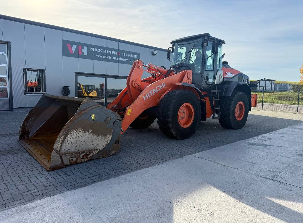 Hitachi ZW 180-6 - Колёсный погрузчик: фото 1 Hitachi ZW 180-6 - Колёсный погрузчик: фото 1