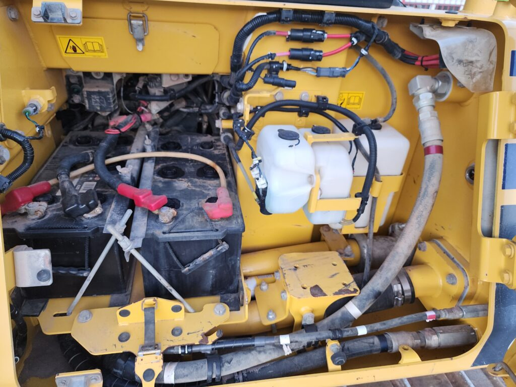 KOMATSU D61PX-24 - Бульдозер: фото 4 KOMATSU D61PX-24 - Бульдозер: фото 4