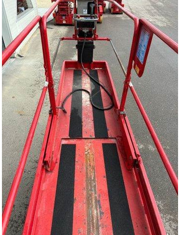 Ножничный подъемник Iteco IT8290 10,15m Arbeitsbühne *90cm Breite*: фото 8 Ножничный подъемник Iteco IT8290 10,15m Arbeitsbühne *90cm Breite*: фото 8