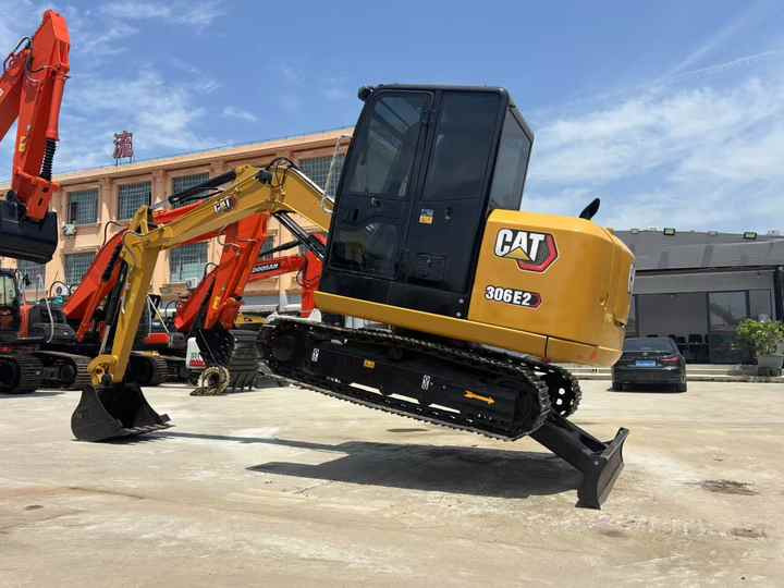6 Ton Used Cat 305.5 306 307e 308 Crawler Excavator Mini Caterpillar 305.5 E2 for Sale China Cat305.5 Cat305.5e2 Low Price - Экскаватор: фото 4 6 Ton Used Cat 305.5 306 307e 308 Crawler Excavator Mini Caterpillar 305.5 E2 for Sale China Cat305.5 Cat305.5e2 Low Price - Экскаватор: фото 4
