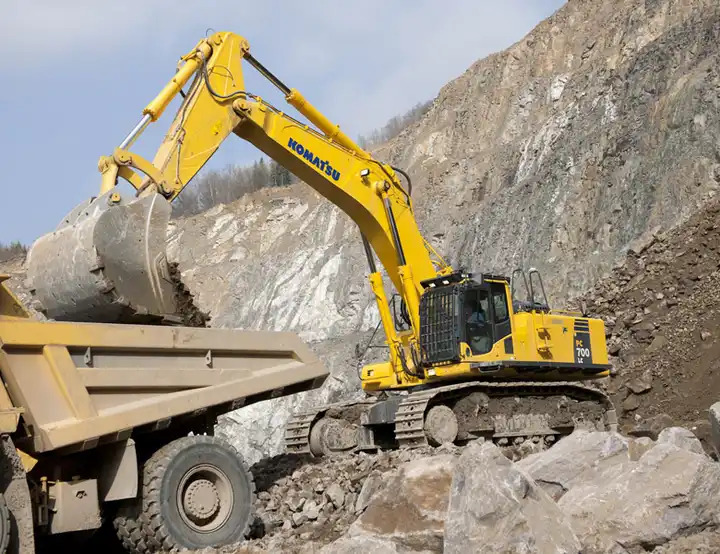 70 Ton Used Japan Komatsu PC700 Excavator for Sale Used Excavator PC220 PC200 PC240 PC600 PC650 PC700 PC800 - Экскаватор: фото 1 70 Ton Used Japan Komatsu PC700 Excavator for Sale Used Excavator PC220 PC200 PC240 PC600 PC650 PC700 PC800 - Экскаватор: фото 1
