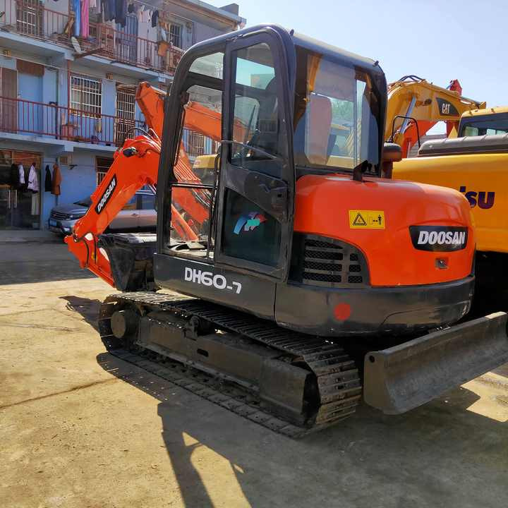 Awesome Performance Korea Imported Small Scale Used Doosan Dh60 Dh55 Dh150 Dx60 Dx225 Excavator - Гусеничный экскаватор: фото 4 Awesome Performance Korea Imported Small Scale Used Doosan Dh60 Dh55 Dh150 Dx60 Dx225 Excavator - Гусеничный экскаватор: фото 4