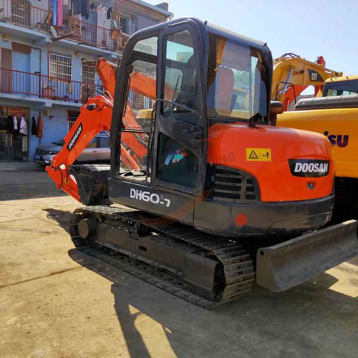 Awesome Performance Korea Imported Small Scale Used Doosan Dh60 Dh55 Dh150 Dx60 Dx225 Excavator in China - Гусеничный экскаватор: фото 3 Awesome Performance Korea Imported Small Scale Used Doosan Dh60 Dh55 Dh150 Dx60 Dx225 Excavator in China - Гусеничный экскаватор: фото 3