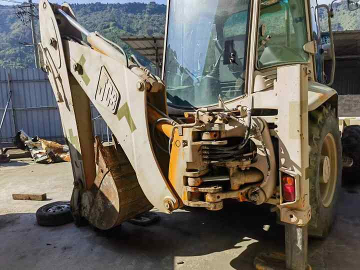 Backhoe loader JCB 3CX 4*4 tlb loader UKmade, used cheap JCB 3CX retro loader and digger - Экскаватор-погрузчик: фото 2 Backhoe loader JCB 3CX 4*4 tlb loader UKmade, used cheap JCB 3CX retro loader and digger - Экскаватор-погрузчик: фото 2