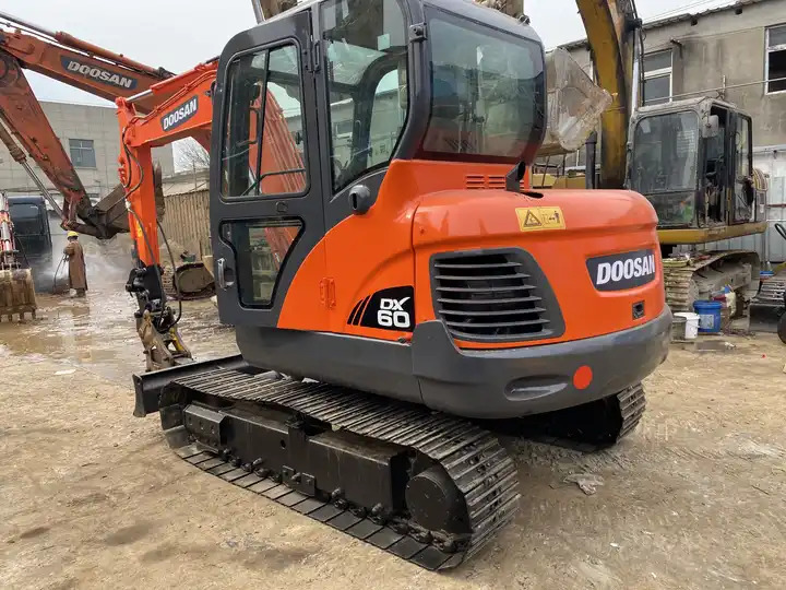 Best Price For 6t Mini Excavator,Small Excavating Machine Korea Doosan Used Excavators Doosan Dx60 For Sale In Shanghai - Гусеничный экскаватор: фото 4 Best Price For 6t Mini Excavator,Small Excavating Machine Korea Doosan Used Excavators Doosan Dx60 For Sale In Shanghai - Гусеничный экскаватор: фото 4