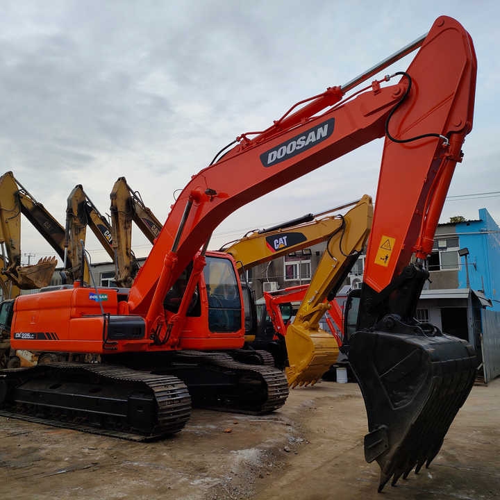 Best Selling DOOSAN excavator machine construction used machinery equipment dx225 DX60 DX70 DH60 DH220 used excavator low price - Экскаватор: фото 1 Best Selling DOOSAN excavator machine construction used machinery equipment dx225 DX60 DX70 DH60 DH220 used excavator low price - Экскаватор: фото 1