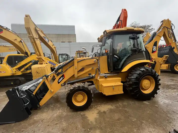 Cheap Price 420f2 Used Backhoe Loader Used Backhoes Cat 420f2 Tractor Backhoe Loader with good working condition on Sale - Экскаватор-погрузчик: фото 4 Cheap Price 420f2 Used Backhoe Loader Used Backhoes Cat 420f2 Tractor Backhoe Loader with good working condition on Sale - Экскаватор-погрузчик: фото 4