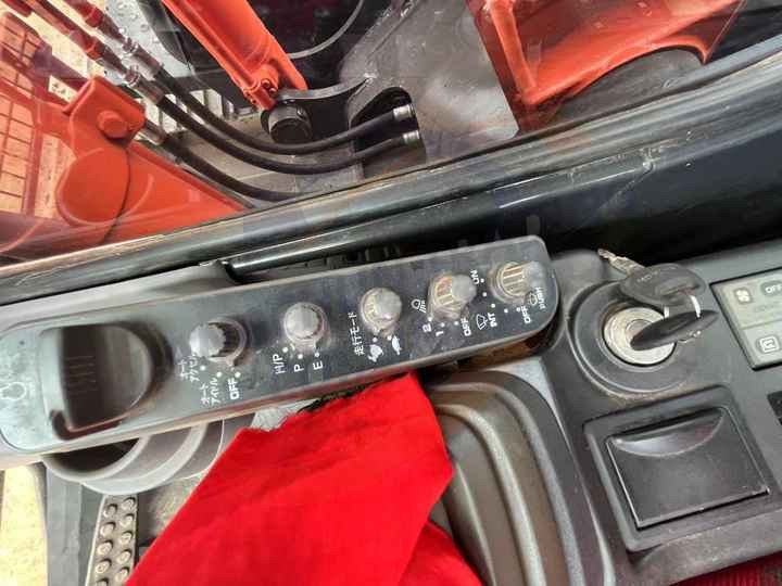 Hot sale Used Hitachi ZX120 digger medium size Excavator second hand excavator - Гусеничный экскаватор: фото 4 Hot sale Used Hitachi ZX120 digger medium size Excavator second hand excavator - Гусеничный экскаватор: фото 4