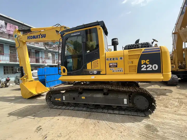Original Japan Komatsu PC220 used excavator for sale/second hand komatsu excavator PC200-8 PC220-8 - Гусеничный экскаватор: фото 4 Original Japan Komatsu PC220 used excavator for sale/second hand komatsu excavator PC200-8 PC220-8 - Гусеничный экскаватор: фото 4