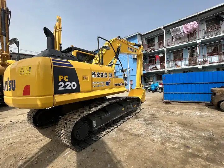 Original Japan Komatsu PC220 used excavator for sale/second hand komatsu excavator PC200-8 PC220-8 - Гусеничный экскаватор: фото 2 Original Japan Komatsu PC220 used excavator for sale/second hand komatsu excavator PC200-8 PC220-8 - Гусеничный экскаватор: фото 2