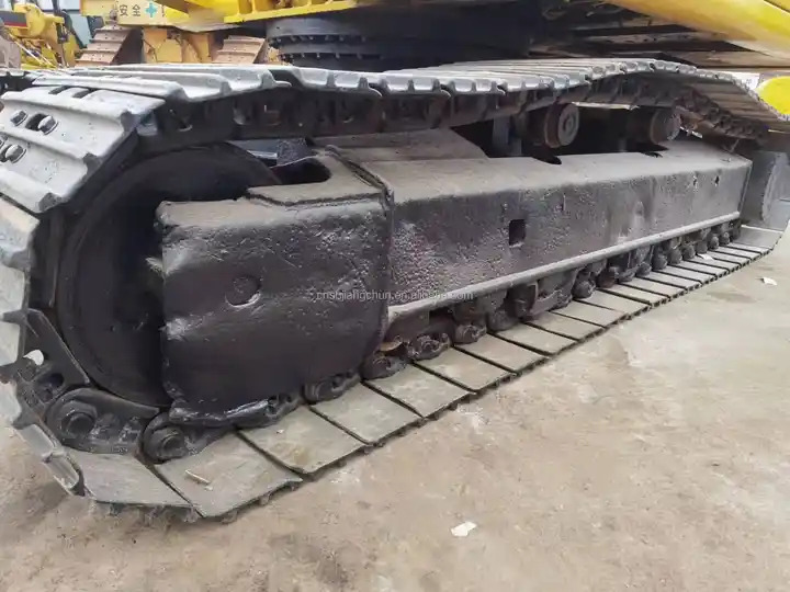 Original Well-Maintained Komatsu PC200-6 Used Excavator for sale - Гусеничный экскаватор: фото 4 Original Well-Maintained Komatsu PC200-6 Used Excavator for sale - Гусеничный экскаватор: фото 4