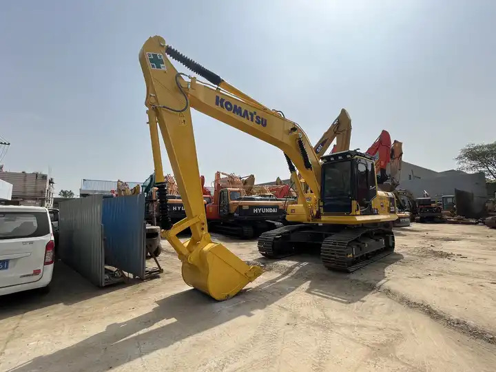 PC220-8 USED EXCAVATOR Good Condition Komatsu PC 200 Original Japan Cheap Used Excavators Used Original Japan Komatsu pc200-8 - Гусеничный экскаватор: фото 2 PC220-8 USED EXCAVATOR Good Condition Komatsu PC 200 Original Japan Cheap Used Excavators Used Original Japan Komatsu pc200-8 - Гусеничный экскаватор: фото 2