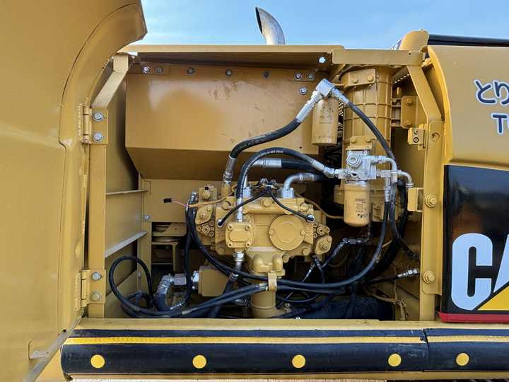 Selling Original Japanese Second-hand Cat 320C Excavator 20 Tons Caterpillar 320CL Excavator at Low Price - Гусеничный экскаватор: фото 3 Selling Original Japanese Second-hand Cat 320C Excavator 20 Tons Caterpillar 320CL Excavator at Low Price - Гусеничный экскаватор: фото 3