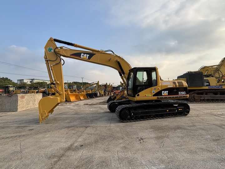 Selling Original Japanese Second-hand Cat 320C Excavator 20 Tons Caterpillar 320CL Excavator at Low Price - Гусеничный экскаватор: фото 2 Selling Original Japanese Second-hand Cat 320C Excavator 20 Tons Caterpillar 320CL Excavator at Low Price - Гусеничный экскаватор: фото 2