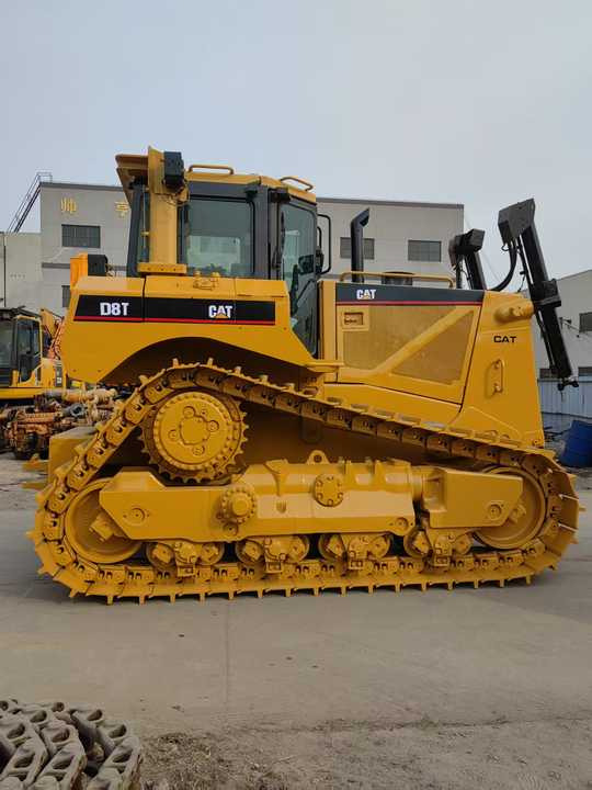 USED D8T CAT Bulldozer Price D8R Used Caterpillar Bulldozer crawler bulldozer made in brazil - Бульдозер: фото 2 USED D8T CAT Bulldozer Price D8R Used Caterpillar Bulldozer crawler bulldozer made in brazil - Бульдозер: фото 2