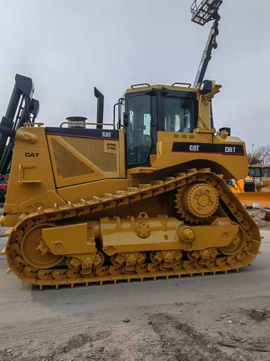 USED D8T CAT Bulldozer Price D8R Used Caterpillar Bulldozer crawler bulldozer made in brazil - Бульдозер: фото 3 USED D8T CAT Bulldozer Price D8R Used Caterpillar Bulldozer crawler bulldozer made in brazil - Бульдозер: фото 3