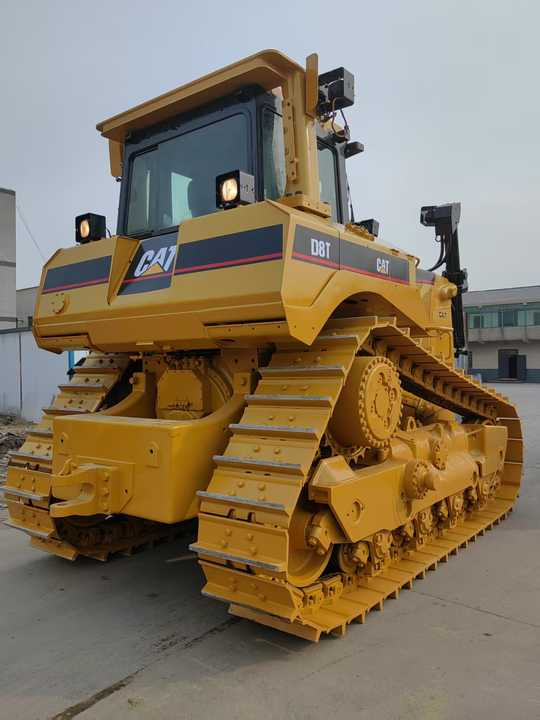 USED D8T CAT Bulldozer Price D8R Used Caterpillar Bulldozer crawler bulldozer made in brazil - Бульдозер: фото 4 USED D8T CAT Bulldozer Price D8R Used Caterpillar Bulldozer crawler bulldozer made in brazil - Бульдозер: фото 4