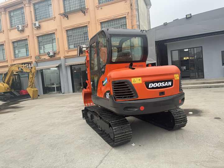 Used Excavator Doosan Dx60 Excavators Earth-moving Machinery Doosan Dx60 Dx80 Dx75 Dx225 Dh55 Dx60-9c for Sale - Гусеничный экскаватор: фото 2 Used Excavator Doosan Dx60 Excavators Earth-moving Machinery Doosan Dx60 Dx80 Dx75 Dx225 Dh55 Dx60-9c for Sale - Гусеничный экскаватор: фото 2