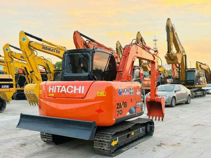Used Japanese Excavator Hitachi 70 for Sale Hitachi 70 Excavator Hitachi Zx70 - Экскаватор: фото 5 Used Japanese Excavator Hitachi 70 for Sale Hitachi 70 Excavator Hitachi Zx70 - Экскаватор: фото 5