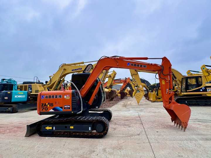 Used Japanese Excavator Hitachi 70 for Sale Hitachi 70 Excavator Hitachi Zx70 - Экскаватор: фото 2 Used Japanese Excavator Hitachi 70 for Sale Hitachi 70 Excavator Hitachi Zx70 - Экскаватор: фото 2