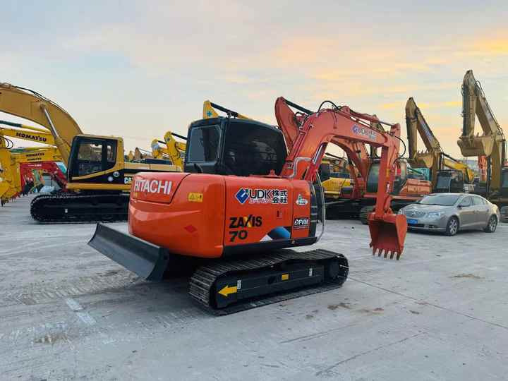 Used Japanese Excavator Hitachi 70 for Sale Hitachi 70 Excavator Hitachi Zx70 - Экскаватор: фото 4 Used Japanese Excavator Hitachi 70 for Sale Hitachi 70 Excavator Hitachi Zx70 - Экскаватор: фото 4