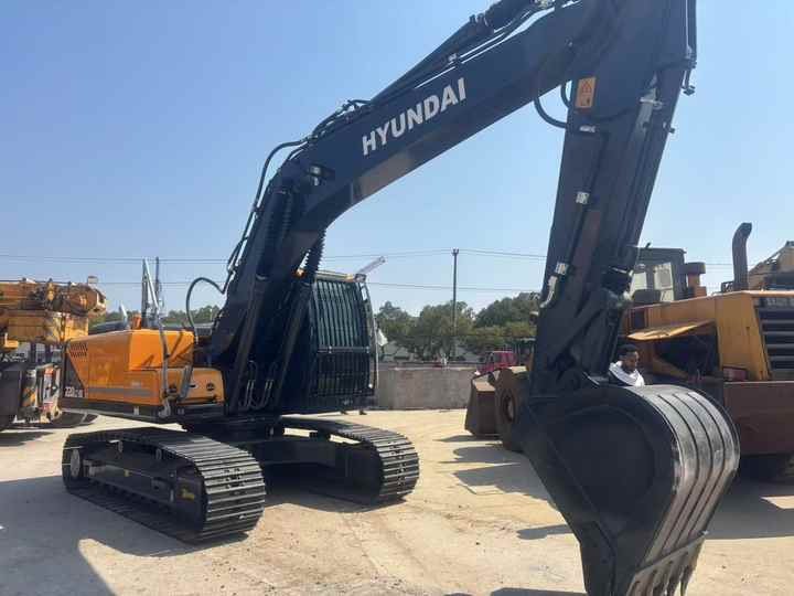 Used Original Korea Multifunction Crawler Excavator Hyundai HX220L High Efficiency Hyundai 225LC 220LC in Good Condition on Sale - Экскаватор: фото 4 Used Original Korea Multifunction Crawler Excavator Hyundai HX220L High Efficiency Hyundai 225LC 220LC in Good Condition on Sale - Экскаватор: фото 4