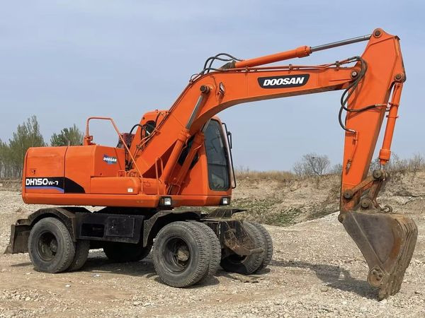 Wheel Digging Crawler Excavator Used Doosan150W Dh150W Dh150W-7 / Second-Hand Korea Engine Doosan Dh 150 150W-7 Doosan150 - Колёсный экскаватор: фото 2 Wheel Digging Crawler Excavator Used Doosan150W Dh150W Dh150W-7 / Second-Hand Korea Engine Doosan Dh 150 150W-7 Doosan150 - Колёсный экскаватор: фото 2