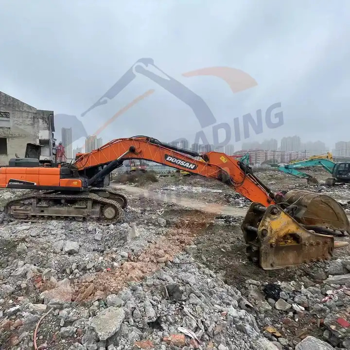 Low price Used Doosan excavator DX520LC-9C in good condition for sale - Гусеничный экскаватор: фото 1 Low price Used Doosan excavator DX520LC-9C in good condition for sale - Гусеничный экскаватор: фото 1