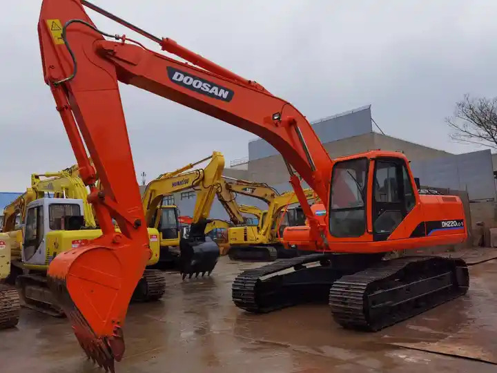 Used 20Ton Korea Excavator Machinery Equipment, Doosan Excavator DH220LC-7 Medium-size Digger - Гусеничный экскаватор: фото 5 Used 20Ton Korea Excavator Machinery Equipment, Doosan Excavator DH220LC-7 Medium-size Digger - Гусеничный экскаватор: фото 5