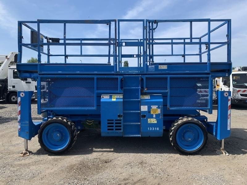 Genie GS4390 - 15,11m, diesel, 4x4 - Ножничный подъемник: фото 5 Genie GS4390 - 15,11m, diesel, 4x4 - Ножничный подъемник: фото 5