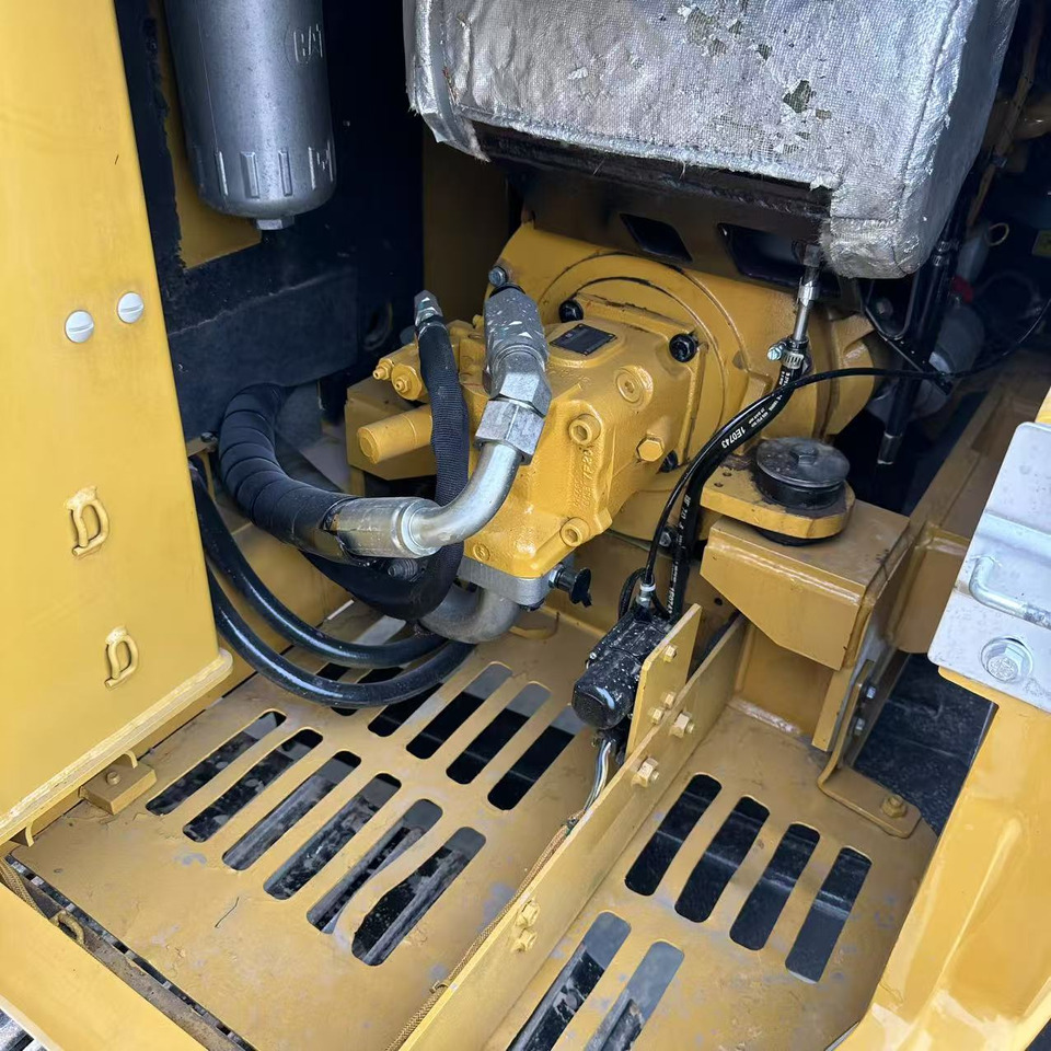 CAT 305.5E - Мини-экскаватор: фото 2 CAT 305.5E - Мини-экскаватор: фото 2