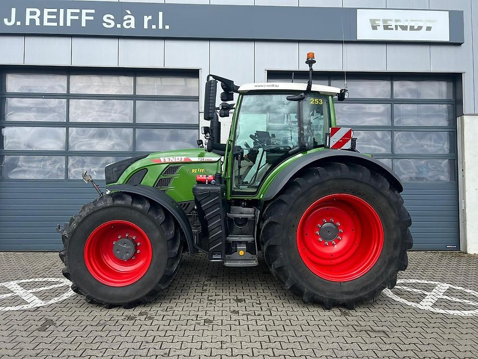 J.Reiff Sarl
Herr Stefan Neukirch - 77 Z.I in den - Трактор: фото 3 J.Reiff Sarl
Herr Stefan Neukirch - 77 Z.I in den - Трактор: фото 3