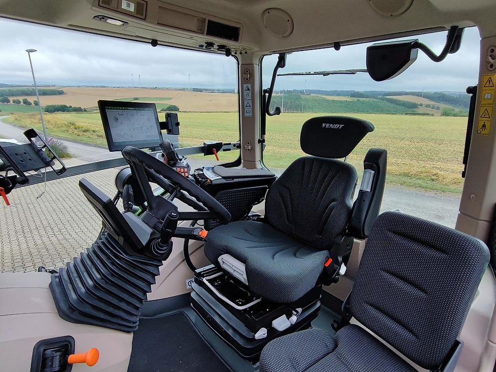 J.Reiff Sarl
Herr Stefan Neukirch - 77 Z.I in den - Трактор: фото 5 J.Reiff Sarl
Herr Stefan Neukirch - 77 Z.I in den - Трактор: фото 5