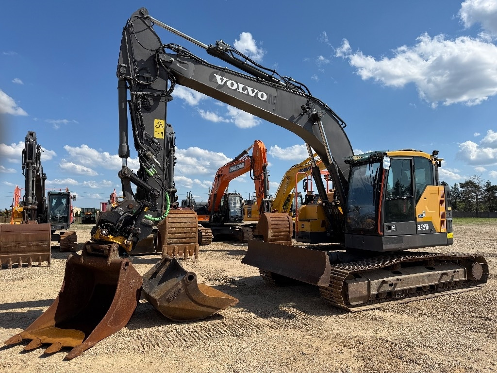Volvo ECR 235 EL - Гусеничный экскаватор: фото 1 Volvo ECR 235 EL - Гусеничный экскаватор: фото 1